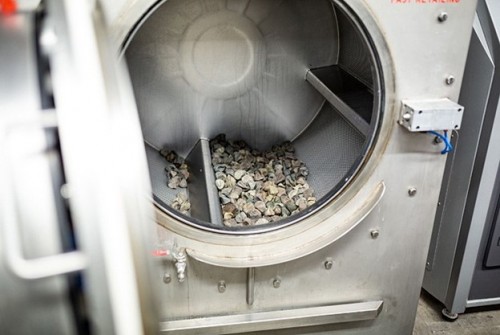 Đá giặt, Stone wash được sử dụng trong các máy giặt công nghiệp cỡ lớn tại Bắc Ninh