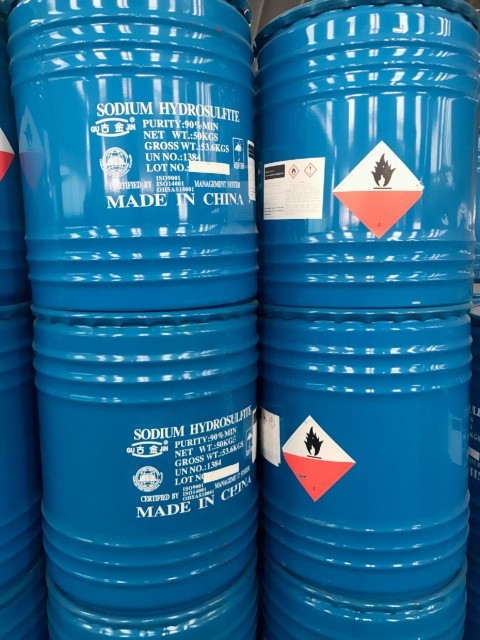 Mặt trước và sau của Phuy tẩy đường